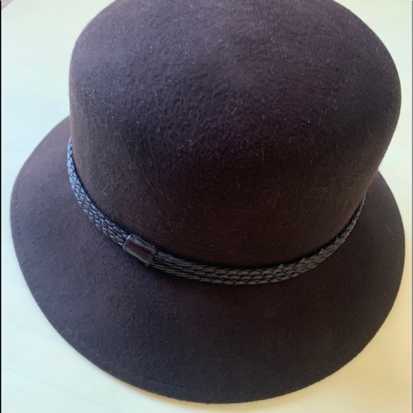 Hat - Picture 3 of 4